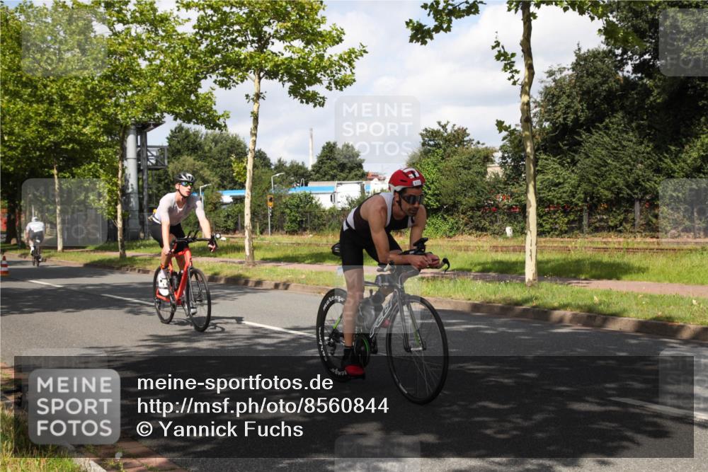 10.08.2025 - GEWOBA Citytriathlon Bremen Yannick Fuchs http://msf.ph/oto/8560844 10.08.2025 12:10:44 Radfahren 573, 622, 629, 644, 647, 651, 656, 659, 685, 712, 716, 722, 730, 748, 755, 819, 889, 898, 1014 meine-sportfotos.de