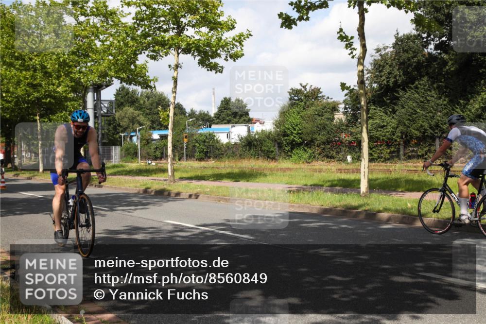 10.08.2025 - GEWOBA Citytriathlon Bremen Yannick Fuchs http://msf.ph/oto/8560849 10.08.2025 12:10:44 Radfahren 573, 622, 629, 644, 647, 651, 656, 659, 685, 712, 716, 722, 730, 748, 755, 819, 889, 898, 1014 meine-sportfotos.de