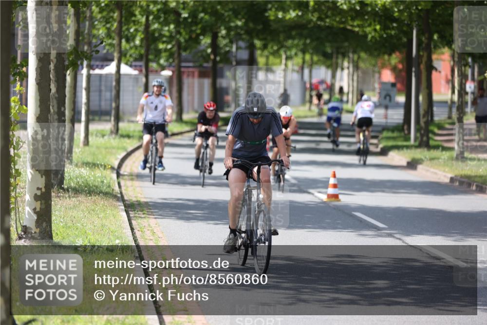 10.08.2025 - GEWOBA Citytriathlon Bremen Yannick Fuchs http://msf.ph/oto/8560860 10.08.2025 14:20:36 Radfahren 11, 28, 35, 67, 69, 80, 216, 229, 272, 274, 281, 312 meine-sportfotos.de