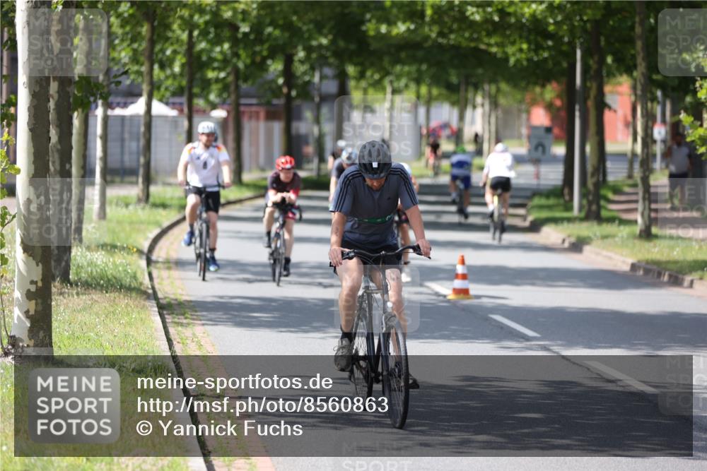 10.08.2025 - GEWOBA Citytriathlon Bremen Yannick Fuchs http://msf.ph/oto/8560863 10.08.2025 14:20:36 Radfahren 11, 28, 35, 67, 69, 80, 216, 229, 272, 274, 281, 312 meine-sportfotos.de