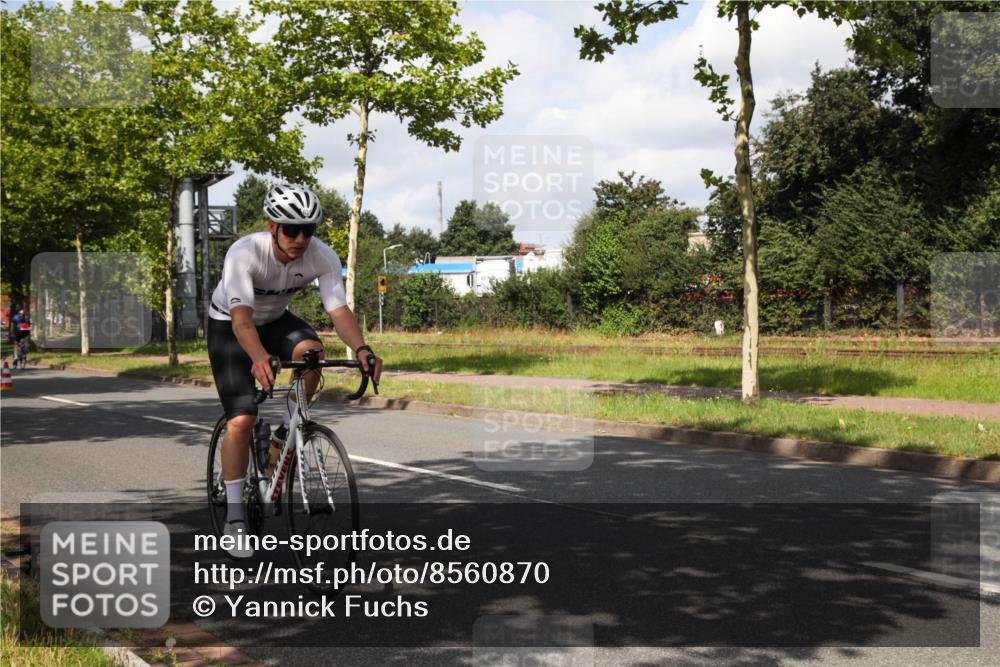 10.08.2025 - GEWOBA Citytriathlon Bremen Yannick Fuchs http://msf.ph/oto/8560870 10.08.2025 12:10:57 Radfahren 573, 622, 625, 651, 659, 669, 685, 687, 716, 748, 800, 812, 898 meine-sportfotos.de