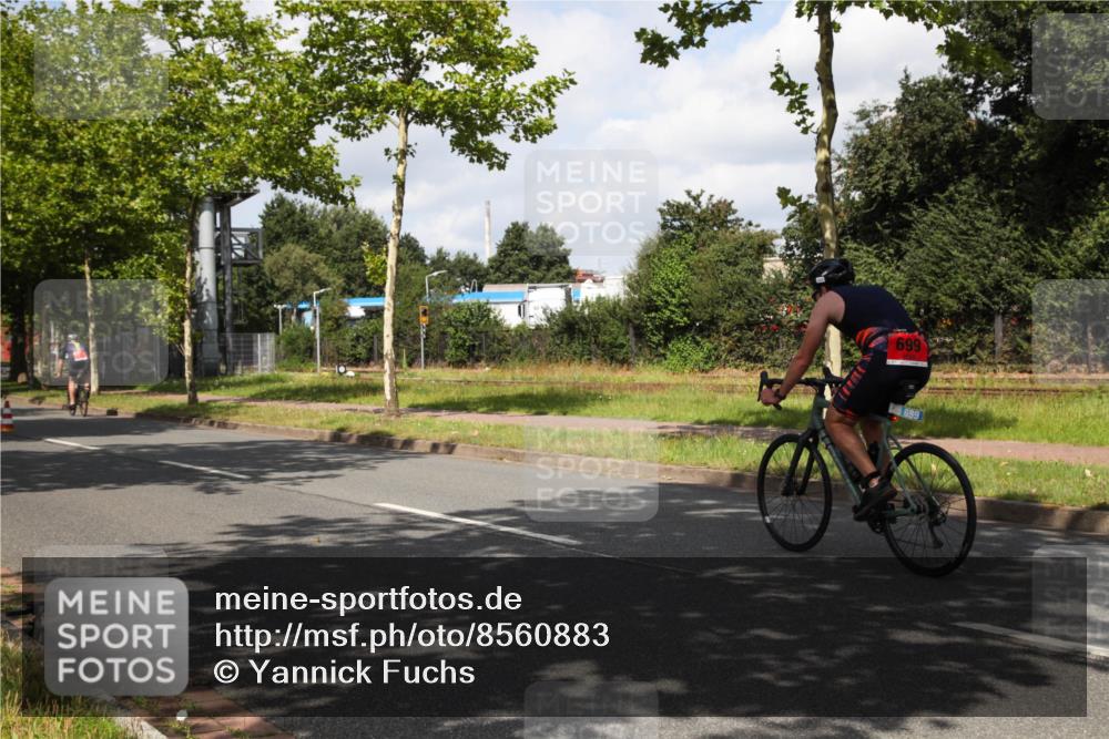 10.08.2025 - GEWOBA Citytriathlon Bremen Yannick Fuchs http://msf.ph/oto/8560883 10.08.2025 12:11:03 Radfahren 573, 625, 651, 669, 679, 687, 716, 800, 812, 835, 898 meine-sportfotos.de