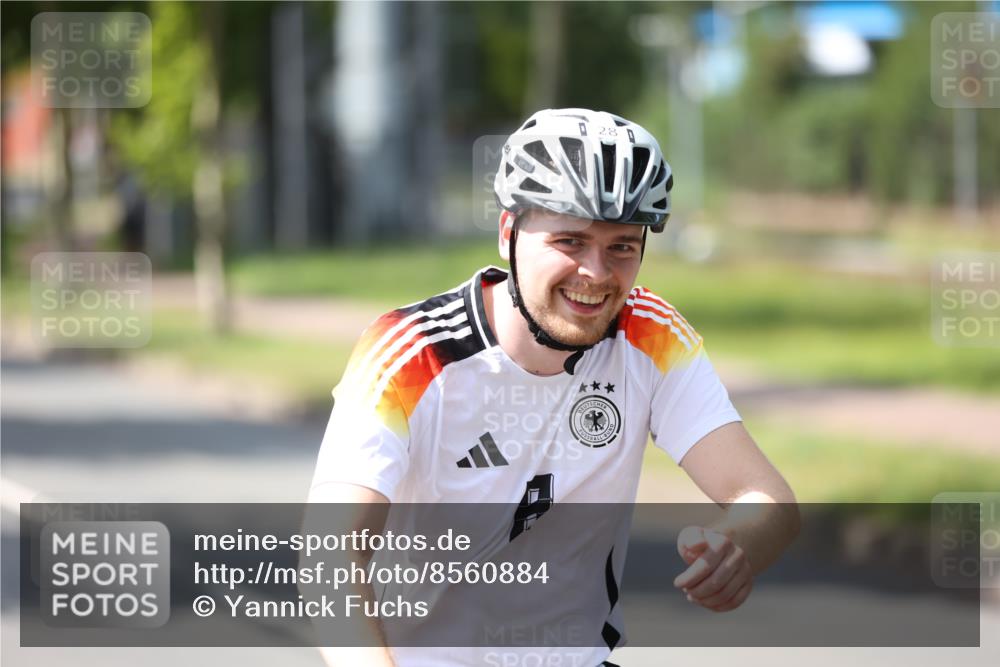 10.08.2025 - GEWOBA Citytriathlon Bremen Yannick Fuchs http://msf.ph/oto/8560884 10.08.2025 14:20:40 Radfahren 11, 28, 35, 56, 61, 67, 69, 80, 110, 145, 216, 229, 272, 274, 281, 312 meine-sportfotos.de