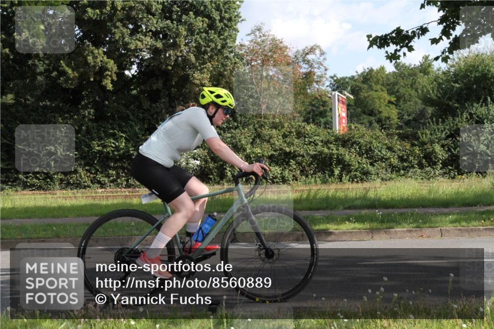 10.08.2025 - GEWOBA Citytriathlon Bremen Yannick Fuchs http://msf.ph/oto/8560889 10.08.2025 10:39:08 Radfahren 35, 107, 111, 113, 165, 215, 417, 472, 498, 499 meine-sportfotos.de