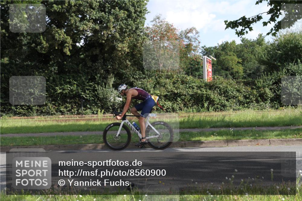 10.08.2025 - GEWOBA Citytriathlon Bremen Yannick Fuchs http://msf.ph/oto/8560900 10.08.2025 10:39:09 Radfahren 35, 107, 111, 113, 165, 215, 417, 472, 498, 499 meine-sportfotos.de