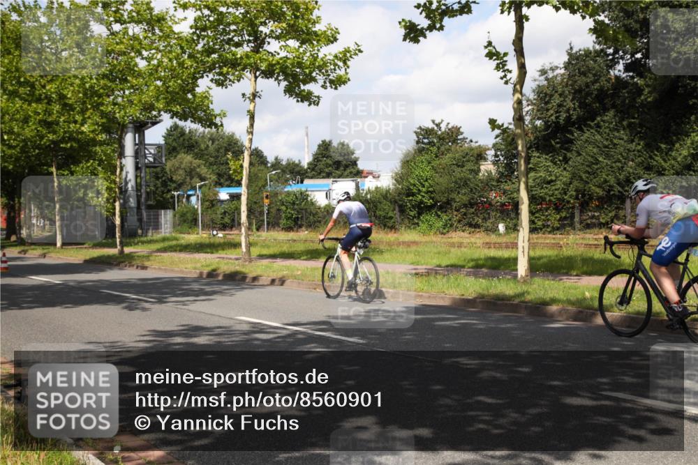 10.08.2025 - GEWOBA Citytriathlon Bremen Yannick Fuchs http://msf.ph/oto/8560901 10.08.2025 12:11:10 Radfahren 575, 625, 669, 679, 687, 713, 800, 812, 835 meine-sportfotos.de