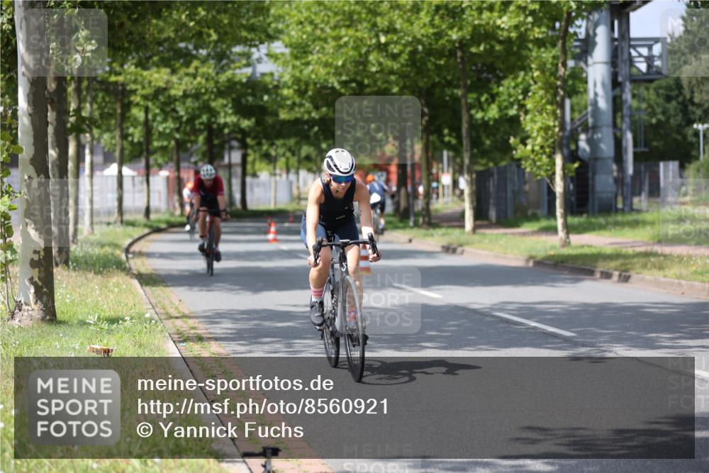 10.08.2025 - GEWOBA Citytriathlon Bremen Yannick Fuchs http://msf.ph/oto/8560921 10.08.2025 12:43:42 Radfahren 608, 835, 837, 842, 907, 925, 954, 955, 1012 meine-sportfotos.de