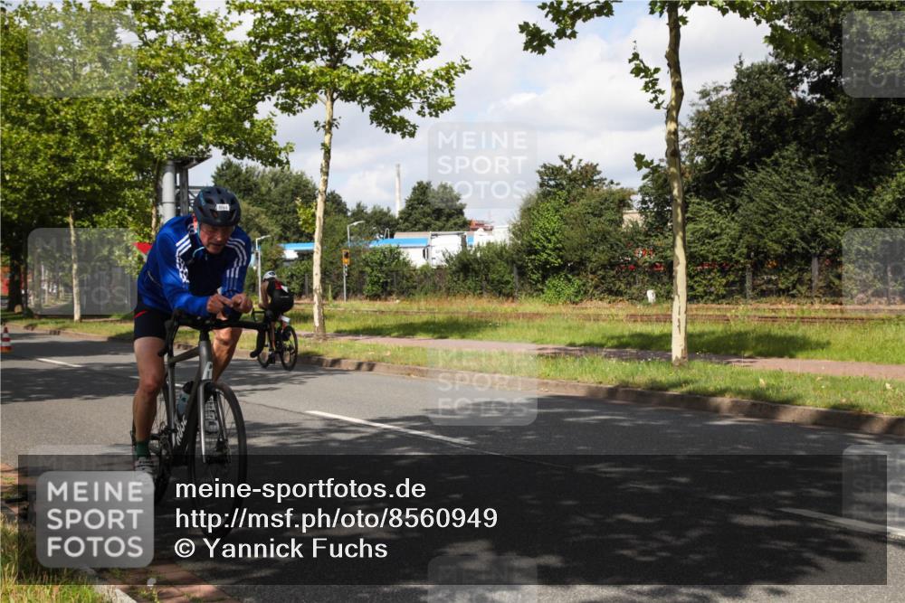 10.08.2025 - GEWOBA Citytriathlon Bremen Yannick Fuchs http://msf.ph/oto/8560949 10.08.2025 12:11:33 Radfahren 578, 583, 645, 713, 894, 1038 meine-sportfotos.de