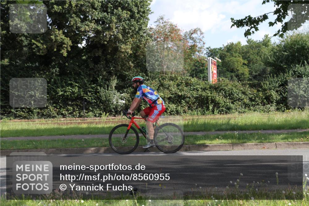 10.08.2025 - GEWOBA Citytriathlon Bremen Yannick Fuchs http://msf.ph/oto/8560955 10.08.2025 10:39:14 Radfahren 35, 107, 111, 113, 165, 215, 233, 440, 472, 481, 499 meine-sportfotos.de