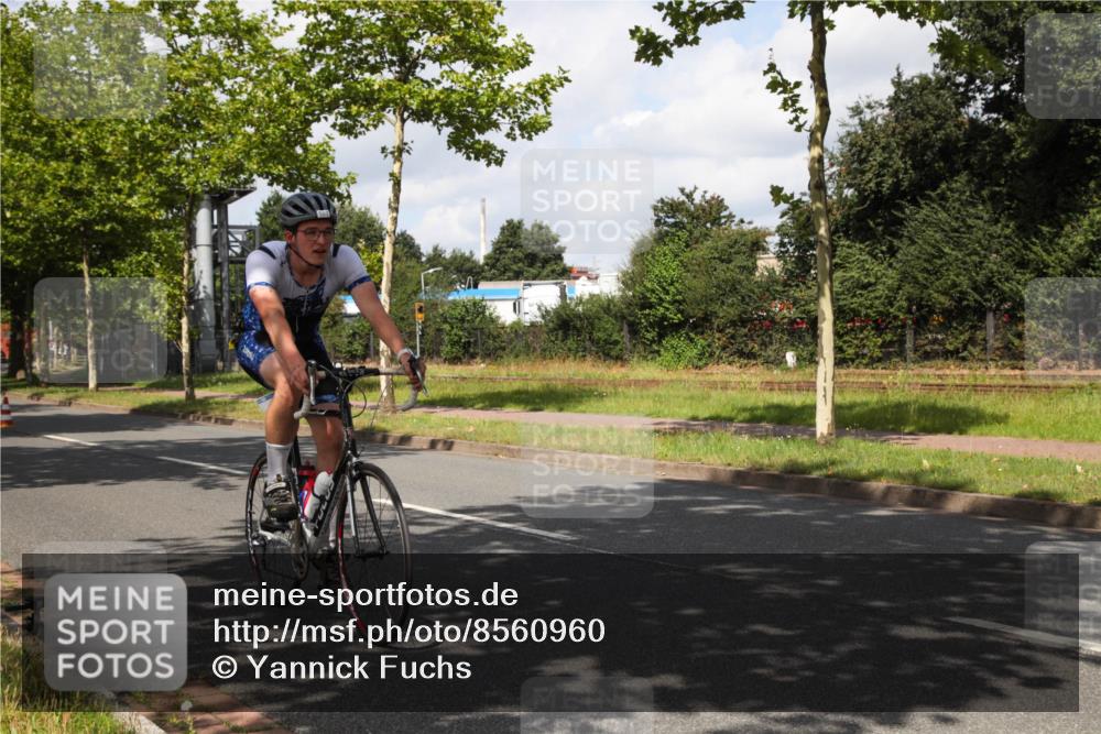 10.08.2025 - GEWOBA Citytriathlon Bremen Yannick Fuchs http://msf.ph/oto/8560960 10.08.2025 12:11:39 Radfahren 578, 583, 752, 894, 1038 meine-sportfotos.de