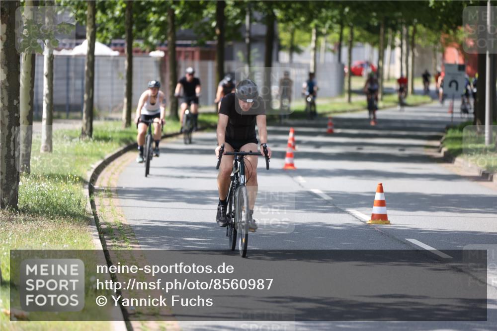 10.08.2025 - GEWOBA Citytriathlon Bremen Yannick Fuchs http://msf.ph/oto/8560987 10.08.2025 14:20:49 Radfahren 11, 56, 61, 69, 73, 110, 142, 145, 157, 216, 229, 266, 272, 274, 281, 312 meine-sportfotos.de