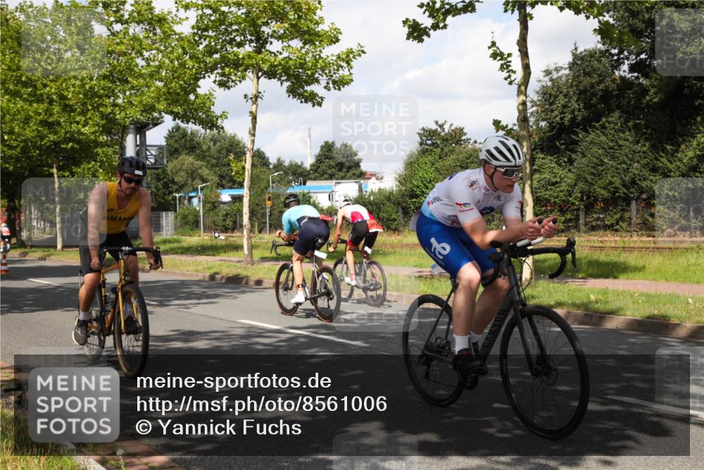 10.08.2025 - GEWOBA Citytriathlon Bremen Yannick Fuchs http://msf.ph/oto/8561006 10.08.2025 12:12:03 Radfahren 576, 605, 667, 699, 702, 799, 816, 907, 1003 meine-sportfotos.de