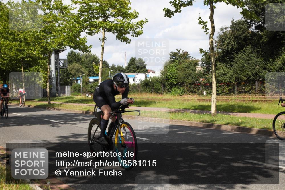 10.08.2025 - GEWOBA Citytriathlon Bremen Yannick Fuchs http://msf.ph/oto/8561015 10.08.2025 12:12:05 Radfahren 576, 605, 667, 699, 702, 751, 799, 816, 907, 1003 meine-sportfotos.de