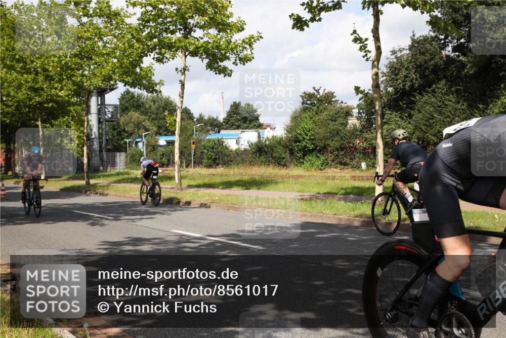 10.08.2025 - GEWOBA Citytriathlon Bremen Yannick Fuchs http://msf.ph/oto/8561017 10.08.2025 12:12:06 Radfahren 576, 605, 667, 699, 702, 751, 799, 816, 907, 1003 meine-sportfotos.de