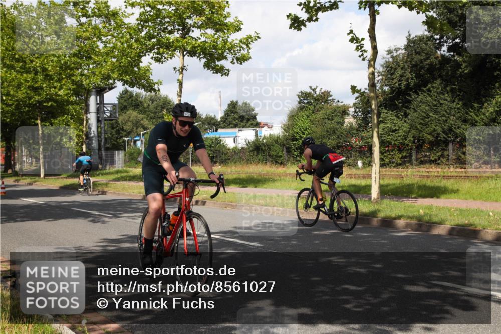 10.08.2025 - GEWOBA Citytriathlon Bremen Yannick Fuchs http://msf.ph/oto/8561027 10.08.2025 12:12:11 Radfahren 576, 605, 667, 751, 799, 816, 907, 1003 meine-sportfotos.de