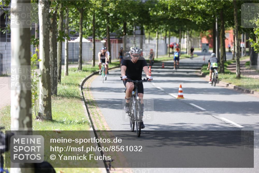 10.08.2025 - GEWOBA Citytriathlon Bremen Yannick Fuchs http://msf.ph/oto/8561032 10.08.2025 14:20:54 Radfahren 19, 56, 61, 73, 110, 142, 145, 157, 191, 216, 229, 266, 272, 281, 312 meine-sportfotos.de