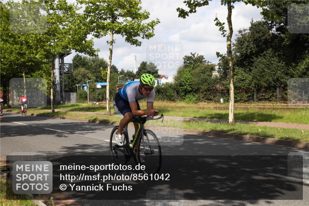 10.08.2025 - GEWOBA Citytriathlon Bremen Yannick Fuchs http://msf.ph/oto/8561042 10.08.2025 12:12:28 Radfahren 692, 751, 769, 875, 932, 1012 meine-sportfotos.de