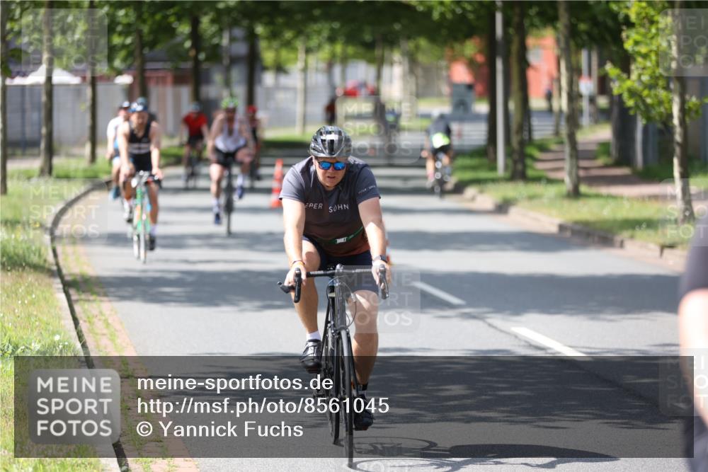 10.08.2025 - GEWOBA Citytriathlon Bremen Yannick Fuchs http://msf.ph/oto/8561045 10.08.2025 14:20:56 Radfahren 19, 56, 61, 73, 110, 142, 145, 157, 191, 216, 266, 272, 281, 312 meine-sportfotos.de