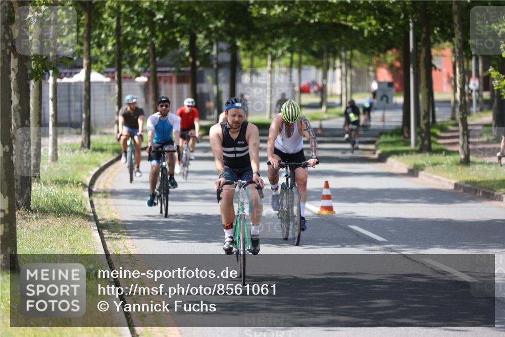 10.08.2025 - GEWOBA Citytriathlon Bremen Yannick Fuchs http://msf.ph/oto/8561061 10.08.2025 14:20:58 Radfahren 19, 56, 61, 73, 110, 142, 145, 157, 191, 266, 272, 312 meine-sportfotos.de