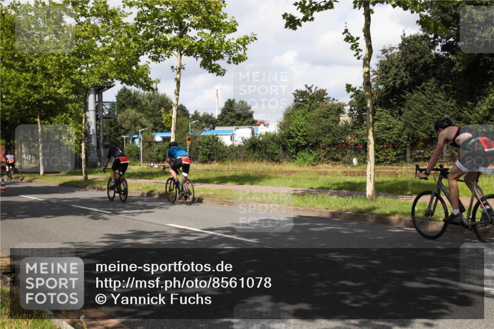 10.08.2025 - GEWOBA Citytriathlon Bremen Yannick Fuchs http://msf.ph/oto/8561078 10.08.2025 12:12:53 Radfahren 640, 675, 745, 767, 771, 851, 884, 885, 960 meine-sportfotos.de