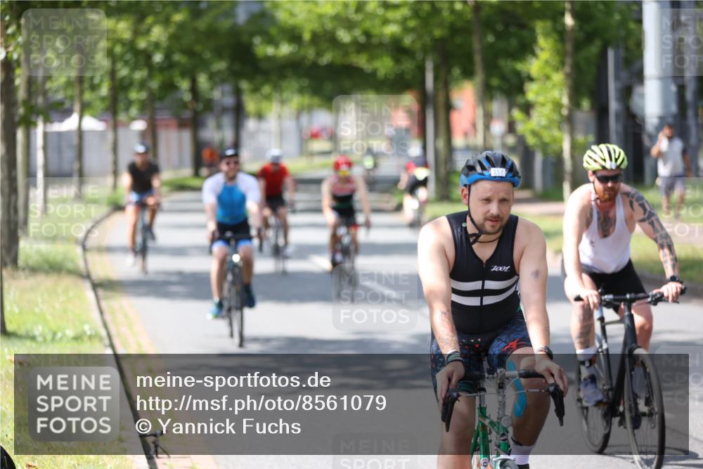 10.08.2025 - GEWOBA Citytriathlon Bremen Yannick Fuchs http://msf.ph/oto/8561079 10.08.2025 14:20:59 Radfahren 19, 56, 61, 73, 110, 142, 145, 157, 191, 266, 272, 312 meine-sportfotos.de