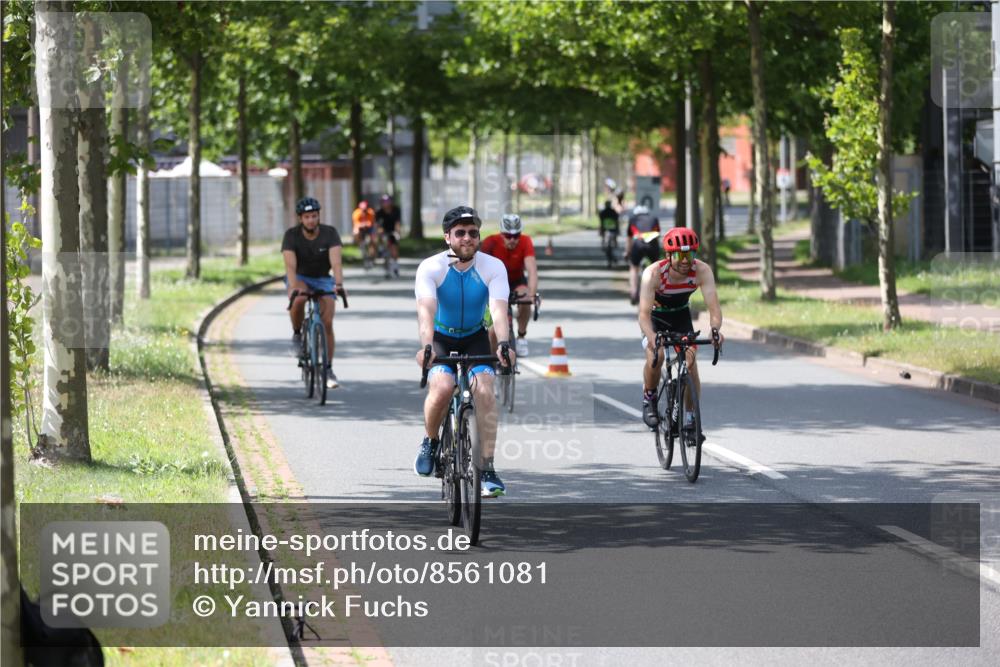 10.08.2025 - GEWOBA Citytriathlon Bremen Yannick Fuchs http://msf.ph/oto/8561081 10.08.2025 14:21:00 Radfahren 6, 19, 56, 61, 73, 110, 142, 145, 157, 191, 266, 272, 312 meine-sportfotos.de