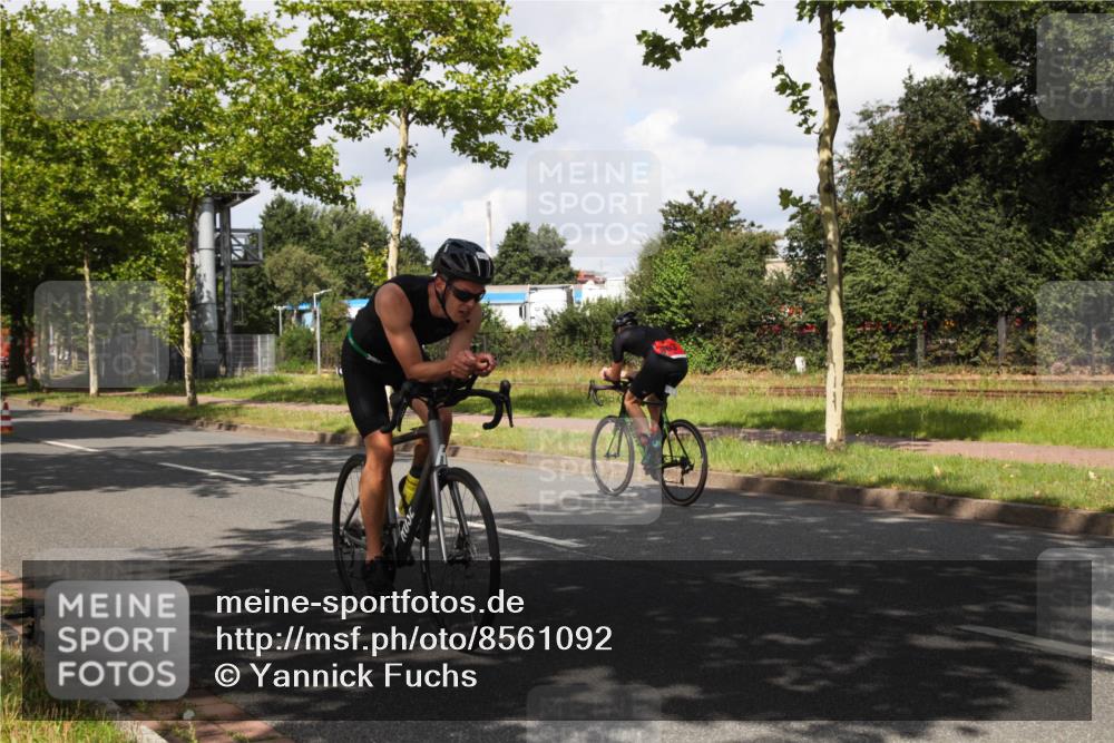 10.08.2025 - GEWOBA Citytriathlon Bremen Yannick Fuchs http://msf.ph/oto/8561092 10.08.2025 12:13:03 Radfahren 675, 745, 760, 767, 771, 884, 960, 1013 meine-sportfotos.de