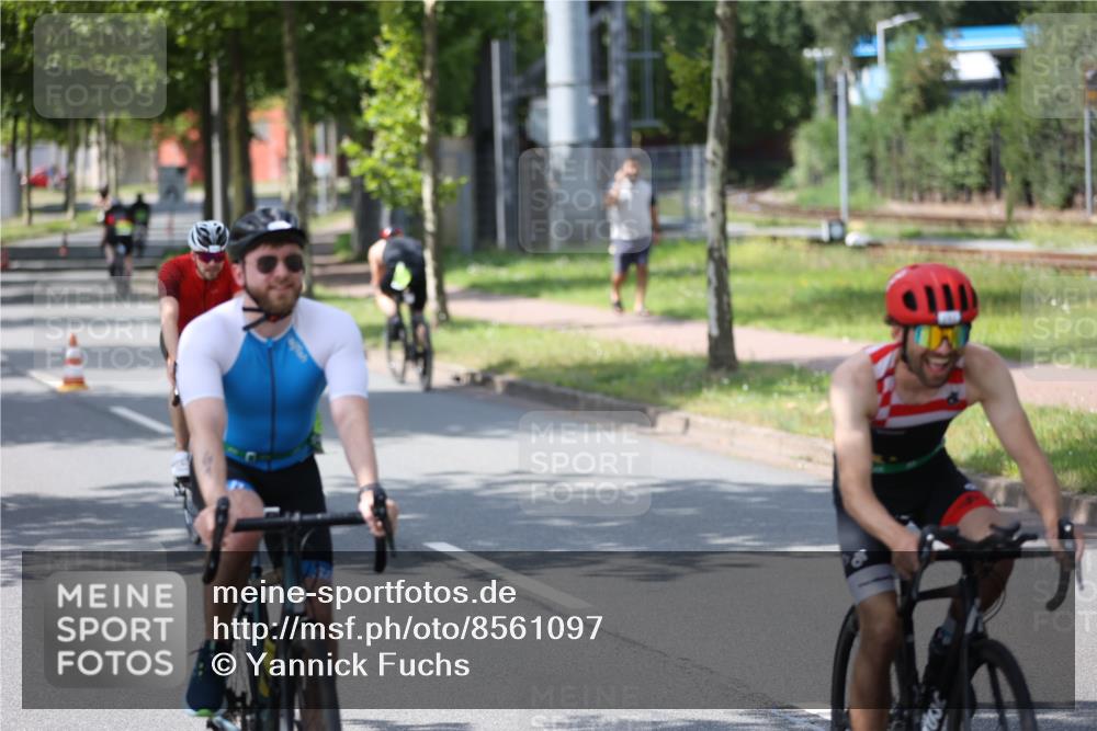 10.08.2025 - GEWOBA Citytriathlon Bremen Yannick Fuchs http://msf.ph/oto/8561097 10.08.2025 14:21:01 Radfahren 6, 19, 56, 61, 73, 110, 142, 145, 157, 191, 266, 272, 312 meine-sportfotos.de