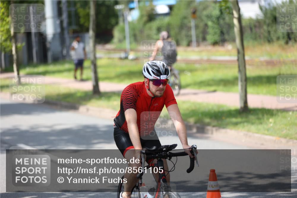10.08.2025 - GEWOBA Citytriathlon Bremen Yannick Fuchs http://msf.ph/oto/8561105 10.08.2025 14:21:02 Radfahren 6, 19, 56, 61, 73, 110, 142, 145, 157, 191, 266 meine-sportfotos.de