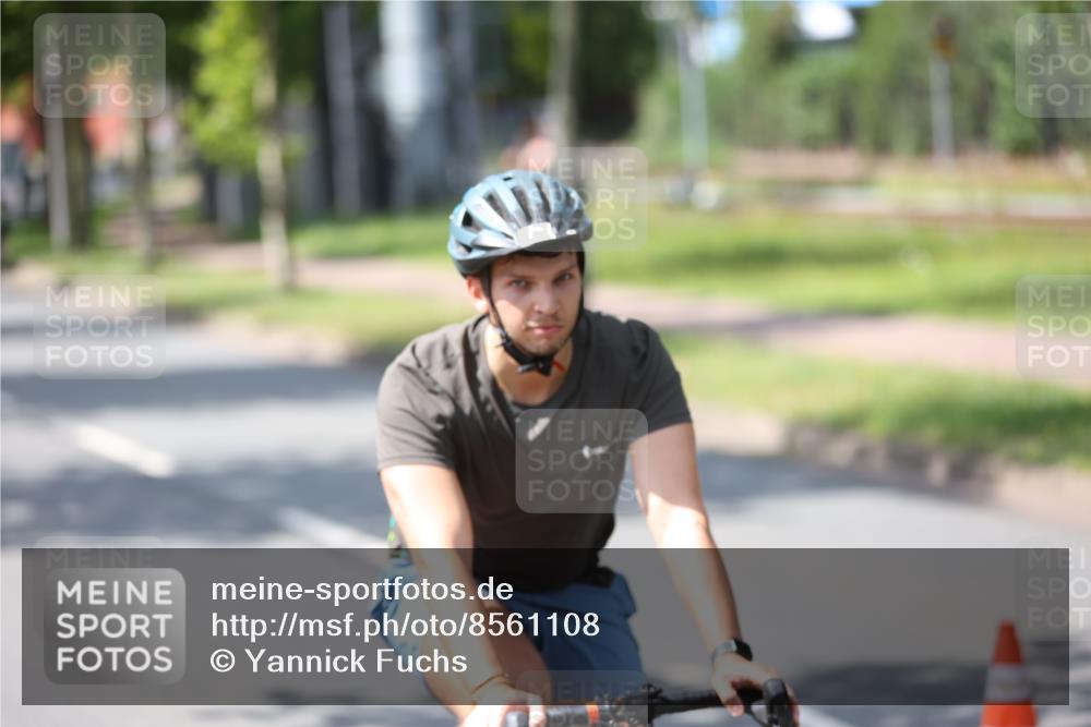 10.08.2025 - GEWOBA Citytriathlon Bremen Yannick Fuchs http://msf.ph/oto/8561108 10.08.2025 14:21:03 Radfahren 6, 19, 61, 73, 110, 142, 145, 157, 191, 266 meine-sportfotos.de