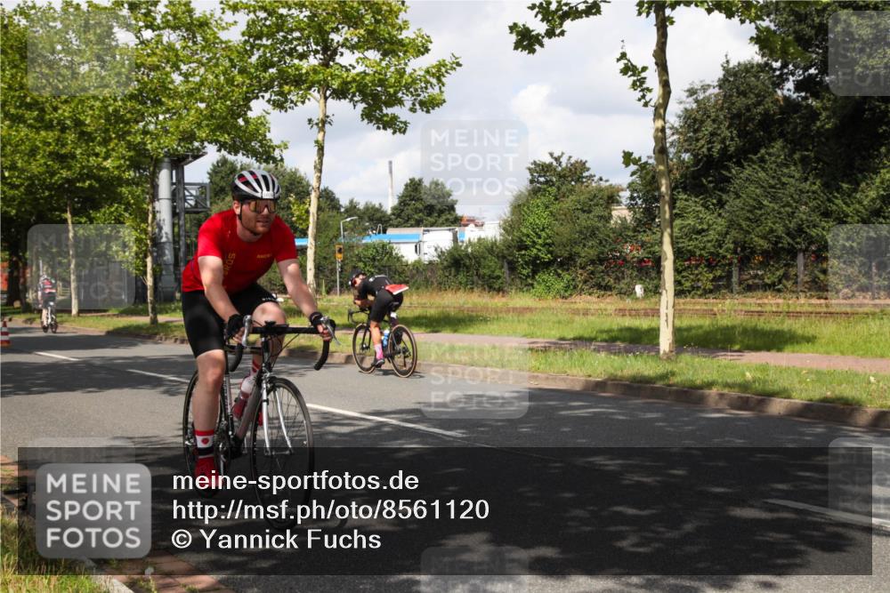 10.08.2025 - GEWOBA Citytriathlon Bremen Yannick Fuchs http://msf.ph/oto/8561120 10.08.2025 12:13:18 Radfahren 760, 774, 1013, 1026 meine-sportfotos.de