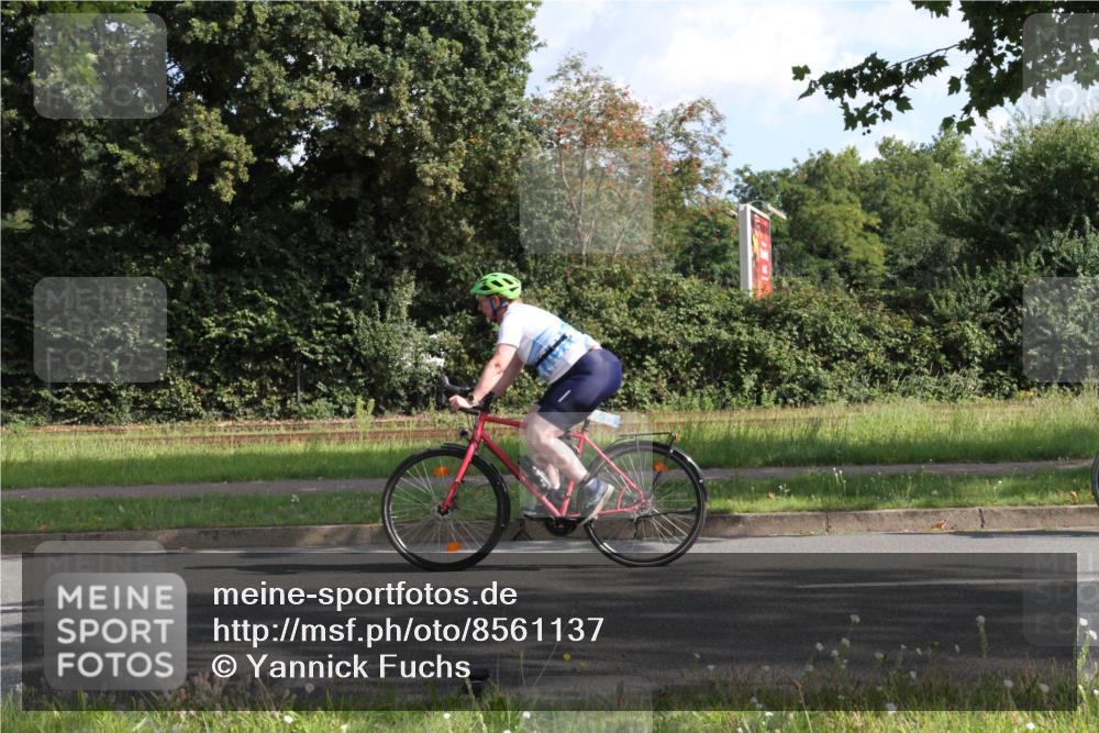 10.08.2025 - GEWOBA Citytriathlon Bremen Yannick Fuchs http://msf.ph/oto/8561137 10.08.2025 10:39:37 Radfahren 59, 87, 95, 185, 193, 201, 209, 221, 233, 374, 435, 436, 440, 453 meine-sportfotos.de