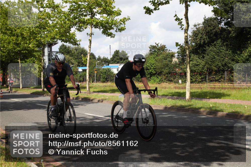 10.08.2025 - GEWOBA Citytriathlon Bremen Yannick Fuchs http://msf.ph/oto/8561162 10.08.2025 12:13:42 Radfahren 552, 568, 612, 621, 649, 664, 770, 776, 823, 916, 1017 meine-sportfotos.de