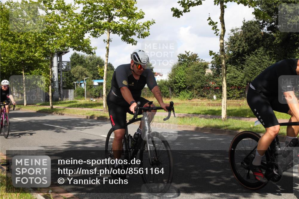 10.08.2025 - GEWOBA Citytriathlon Bremen Yannick Fuchs http://msf.ph/oto/8561164 10.08.2025 12:13:42 Radfahren 552, 568, 612, 621, 649, 664, 770, 776, 823, 916, 1017 meine-sportfotos.de