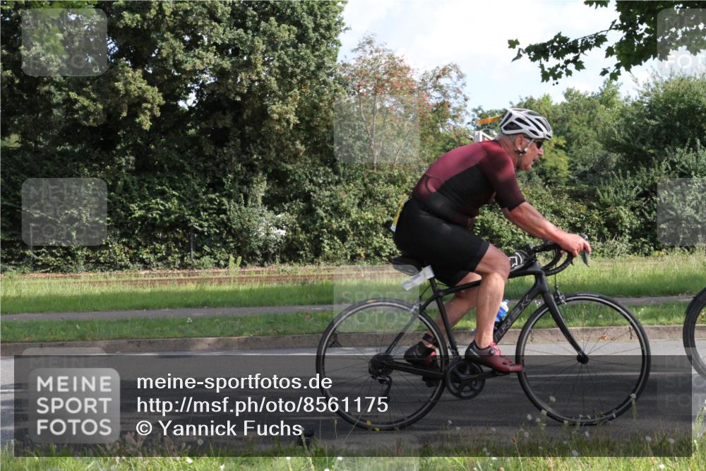 10.08.2025 - GEWOBA Citytriathlon Bremen Yannick Fuchs http://msf.ph/oto/8561175 10.08.2025 10:39:40 Radfahren 59, 87, 95, 143, 185, 193, 201, 209, 221, 374, 435, 436, 453 meine-sportfotos.de
