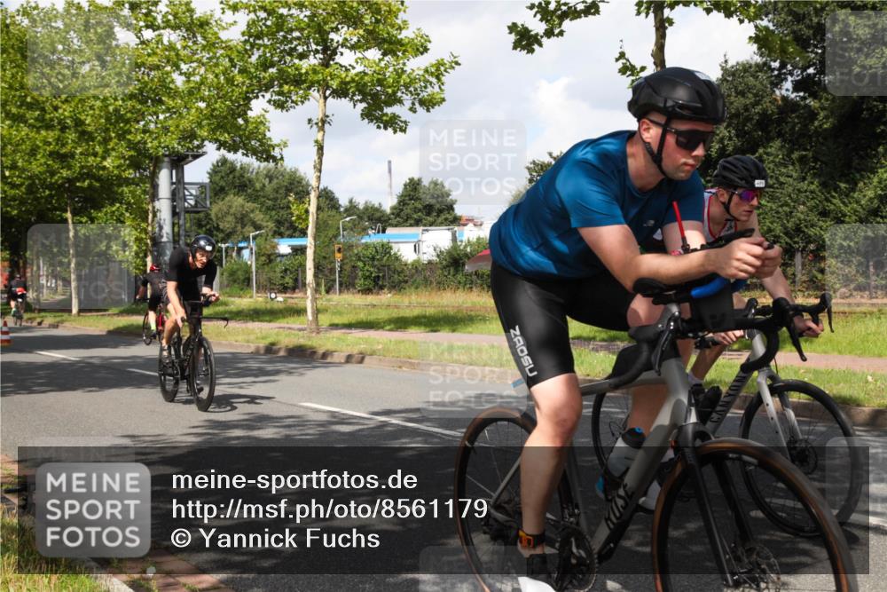 10.08.2025 - GEWOBA Citytriathlon Bremen Yannick Fuchs http://msf.ph/oto/8561179 10.08.2025 12:13:47 Radfahren 552, 568, 590, 612, 621, 649, 664, 733, 770, 776, 823, 863, 916, 1017 meine-sportfotos.de