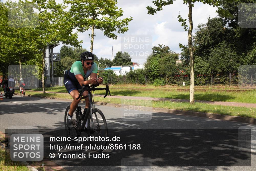 10.08.2025 - GEWOBA Citytriathlon Bremen Yannick Fuchs http://msf.ph/oto/8561188 10.08.2025 12:13:53 Radfahren 568, 590, 621, 664, 733, 776, 823, 863, 873, 950, 951, 1017 meine-sportfotos.de