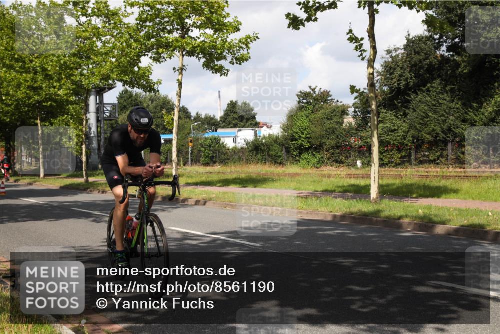 10.08.2025 - GEWOBA Citytriathlon Bremen Yannick Fuchs http://msf.ph/oto/8561190 10.08.2025 12:13:55 Radfahren 568, 590, 621, 689, 733, 776, 823, 863, 873, 950, 951, 1017 meine-sportfotos.de
