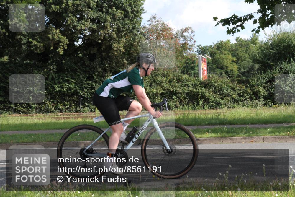 10.08.2025 - GEWOBA Citytriathlon Bremen Yannick Fuchs http://msf.ph/oto/8561191 10.08.2025 10:39:43 Radfahren 59, 77, 87, 95, 143, 185, 193, 201, 209, 221, 374, 435, 436, 453 meine-sportfotos.de