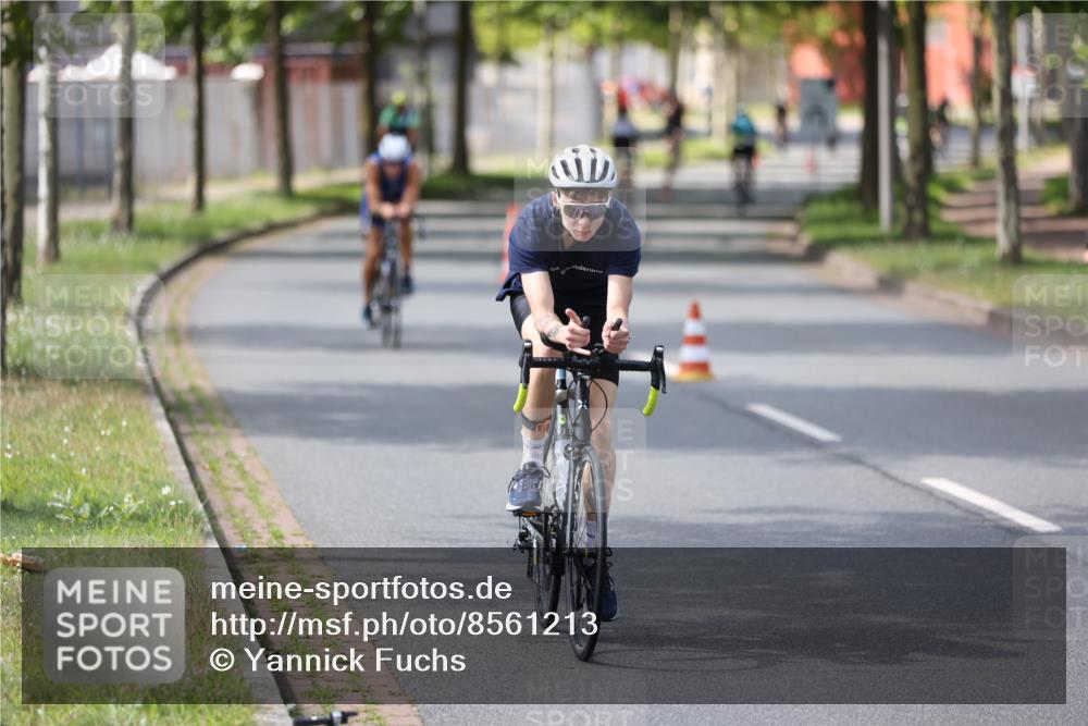 10.08.2025 - GEWOBA Citytriathlon Bremen Yannick Fuchs http://msf.ph/oto/8561213 10.08.2025 14:21:41 Radfahren 9, 140, 160, 177, 211, 283, 334 meine-sportfotos.de