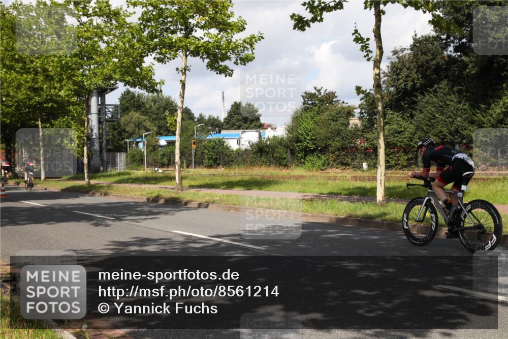 10.08.2025 - GEWOBA Citytriathlon Bremen Yannick Fuchs http://msf.ph/oto/8561214 10.08.2025 12:14:07 Radfahren 587, 590, 615, 616, 630, 689, 733, 788, 793, 863, 873, 950, 951, 1030 meine-sportfotos.de