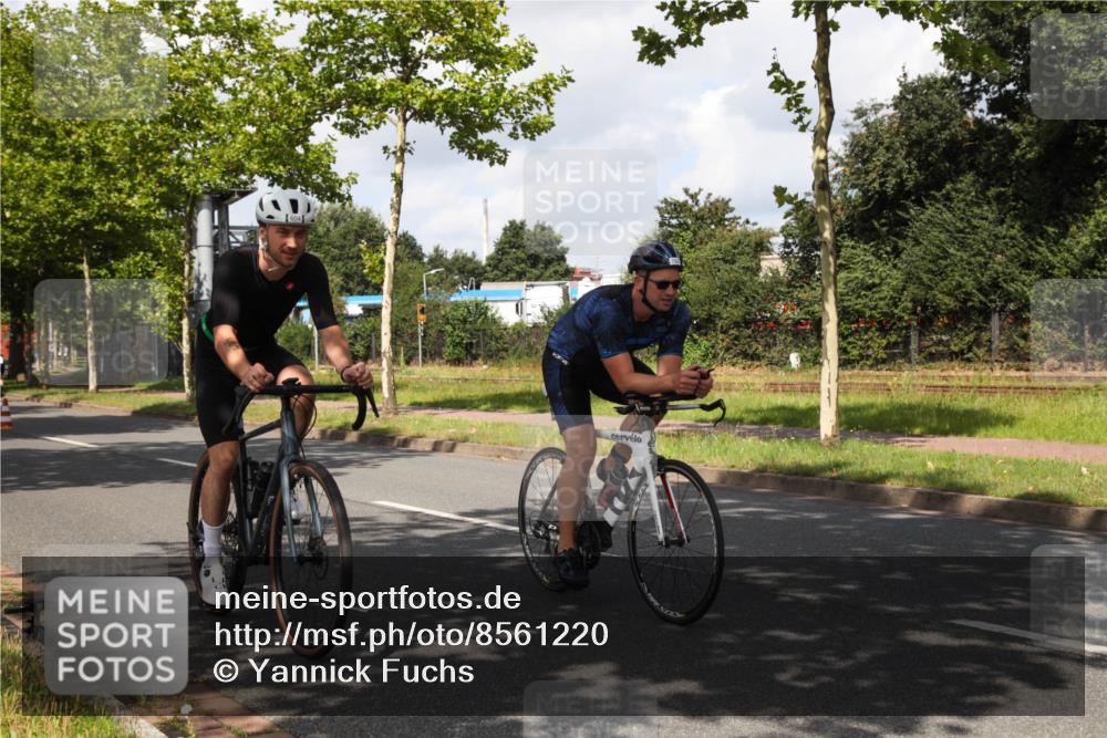 10.08.2025 - GEWOBA Citytriathlon Bremen Yannick Fuchs http://msf.ph/oto/8561220 10.08.2025 12:14:11 Radfahren 587, 615, 616, 630, 655, 689, 788, 793, 801, 873, 950, 951, 1030 meine-sportfotos.de