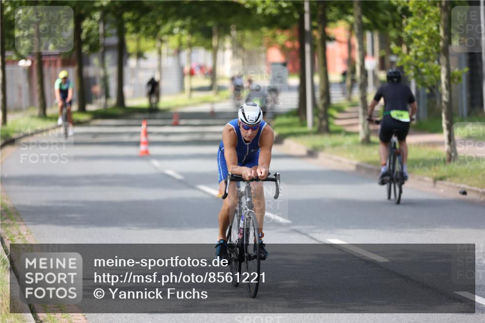 10.08.2025 - GEWOBA Citytriathlon Bremen Yannick Fuchs http://msf.ph/oto/8561221 10.08.2025 14:21:44 Radfahren 9, 140, 160, 177, 211, 283, 334 meine-sportfotos.de