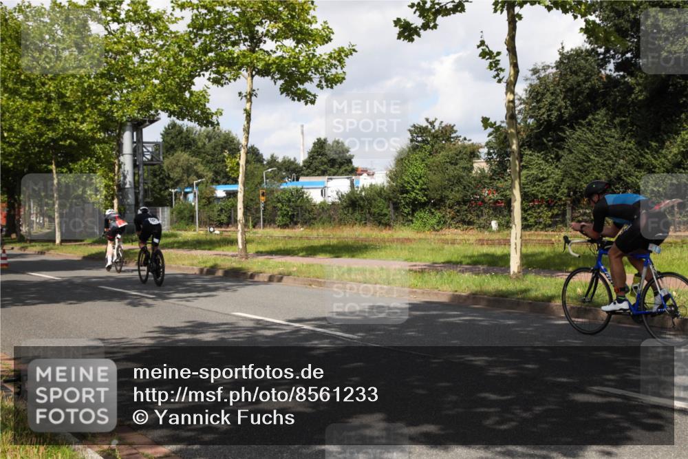 10.08.2025 - GEWOBA Citytriathlon Bremen Yannick Fuchs http://msf.ph/oto/8561233 10.08.2025 12:14:19 Radfahren 587, 615, 616, 630, 655, 681, 689, 708, 735, 788, 793, 801, 888, 1030 meine-sportfotos.de