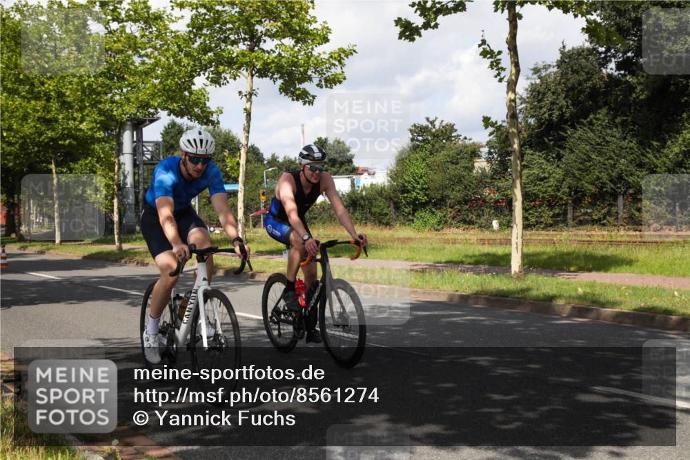 10.08.2025 - GEWOBA Citytriathlon Bremen Yannick Fuchs http://msf.ph/oto/8561274 10.08.2025 12:14:52 Radfahren 551, 627, 632, 635, 657, 736, 826, 838, 857, 895, 897, 1020 meine-sportfotos.de