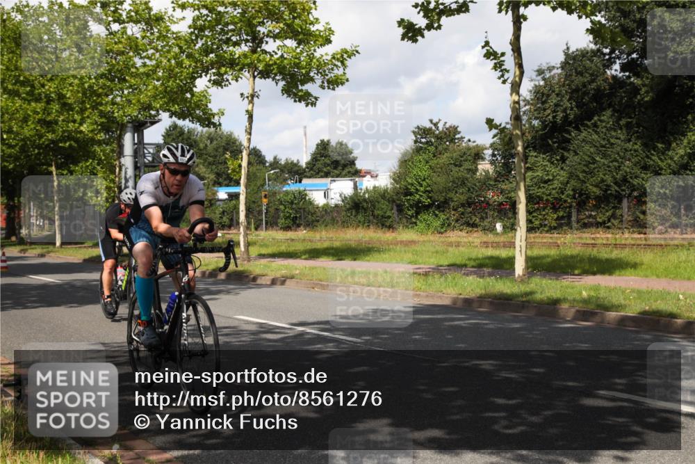 10.08.2025 - GEWOBA Citytriathlon Bremen Yannick Fuchs http://msf.ph/oto/8561276 10.08.2025 12:14:53 Radfahren 551, 627, 632, 635, 657, 736, 826, 857, 895, 897, 1020 meine-sportfotos.de