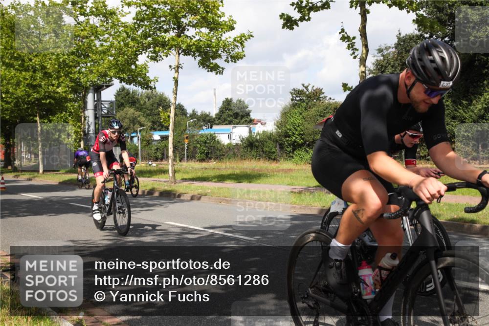 10.08.2025 - GEWOBA Citytriathlon Bremen Yannick Fuchs http://msf.ph/oto/8561286 10.08.2025 12:14:56 Radfahren 551, 627, 635, 657, 736, 753, 826, 857, 895, 897, 959, 1020 meine-sportfotos.de