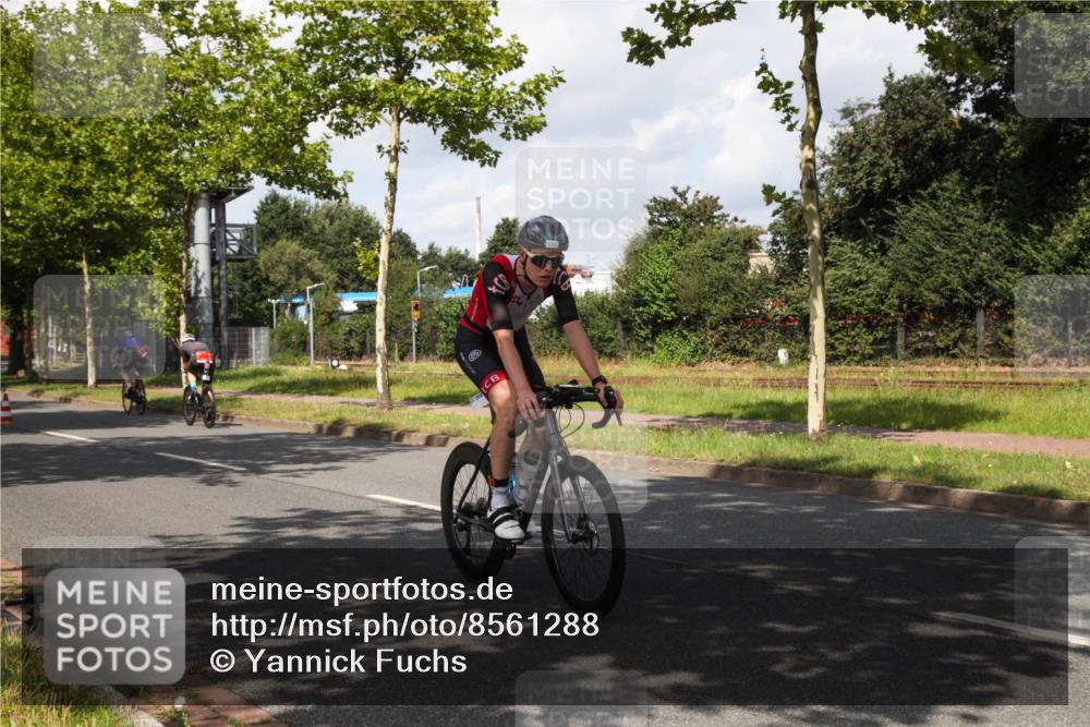 10.08.2025 - GEWOBA Citytriathlon Bremen Yannick Fuchs http://msf.ph/oto/8561288 10.08.2025 12:14:57 Radfahren 551, 627, 635, 657, 736, 753, 826, 857, 895, 897, 959, 1011, 1020 meine-sportfotos.de