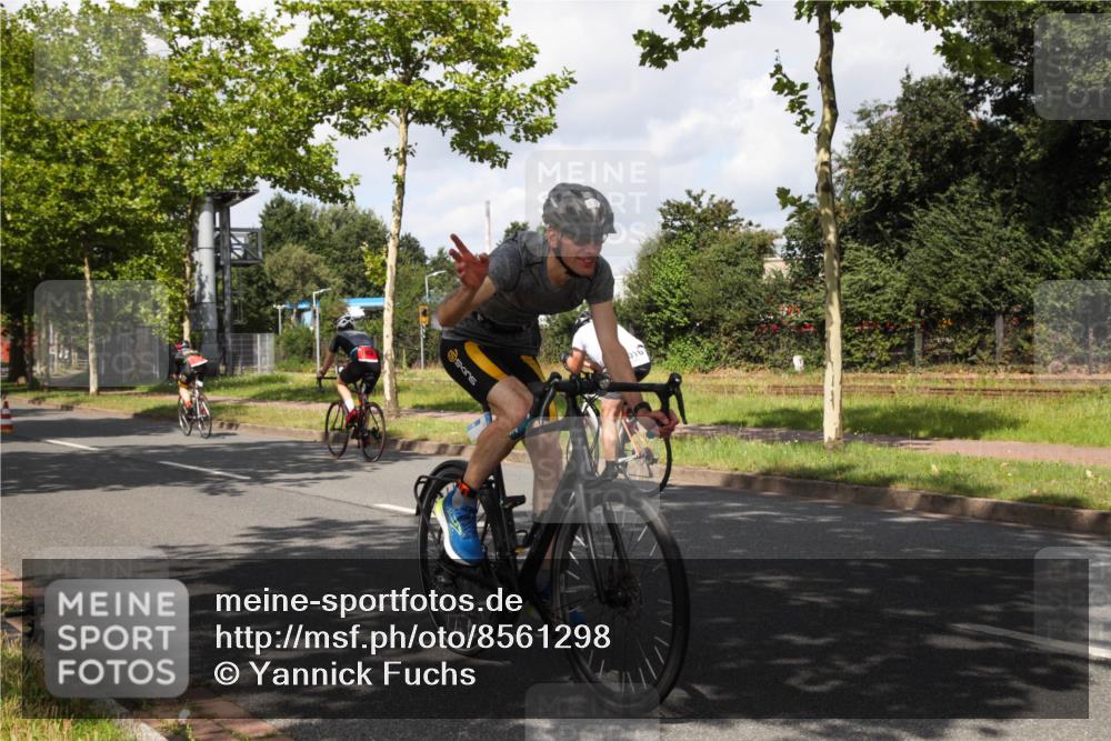 10.08.2025 - GEWOBA Citytriathlon Bremen Yannick Fuchs http://msf.ph/oto/8561298 10.08.2025 12:15:00 Radfahren 551, 564, 627, 635, 657, 753, 826, 852, 857, 895, 897, 959, 1011, 1020 meine-sportfotos.de