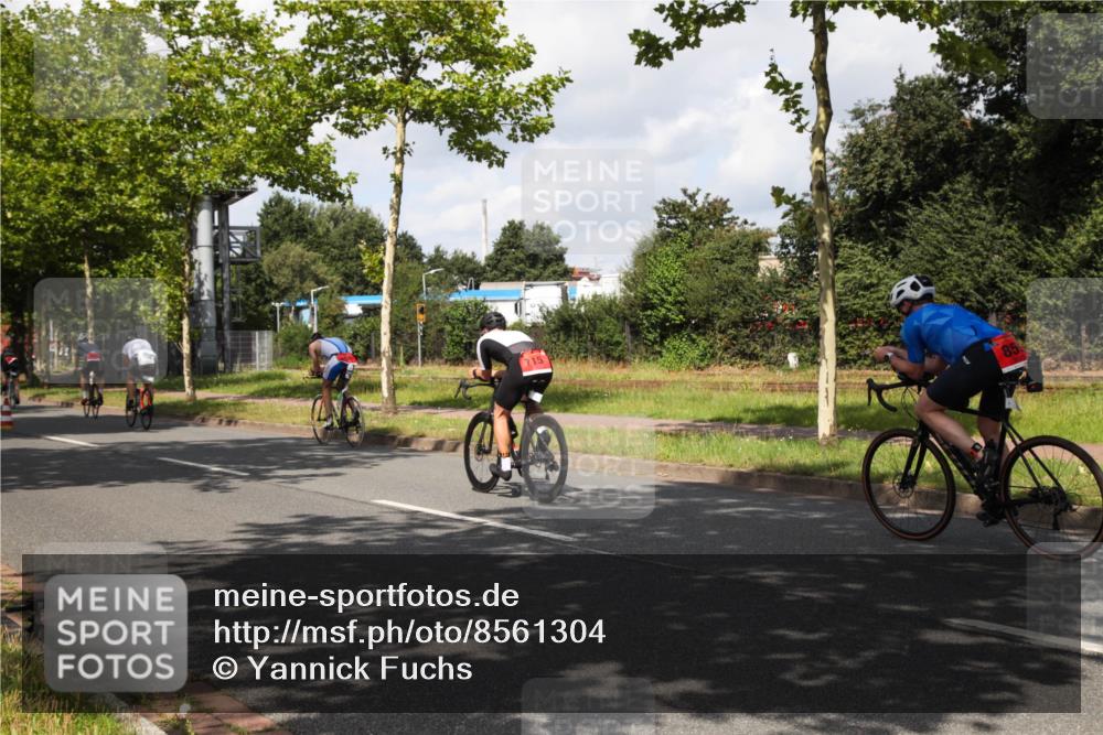 10.08.2025 - GEWOBA Citytriathlon Bremen Yannick Fuchs http://msf.ph/oto/8561304 10.08.2025 12:15:01 Radfahren 551, 564, 627, 635, 657, 753, 826, 852, 857, 895, 897, 959, 1011, 1020 meine-sportfotos.de